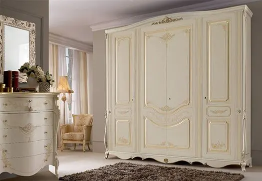 книжный шкаф из дерева